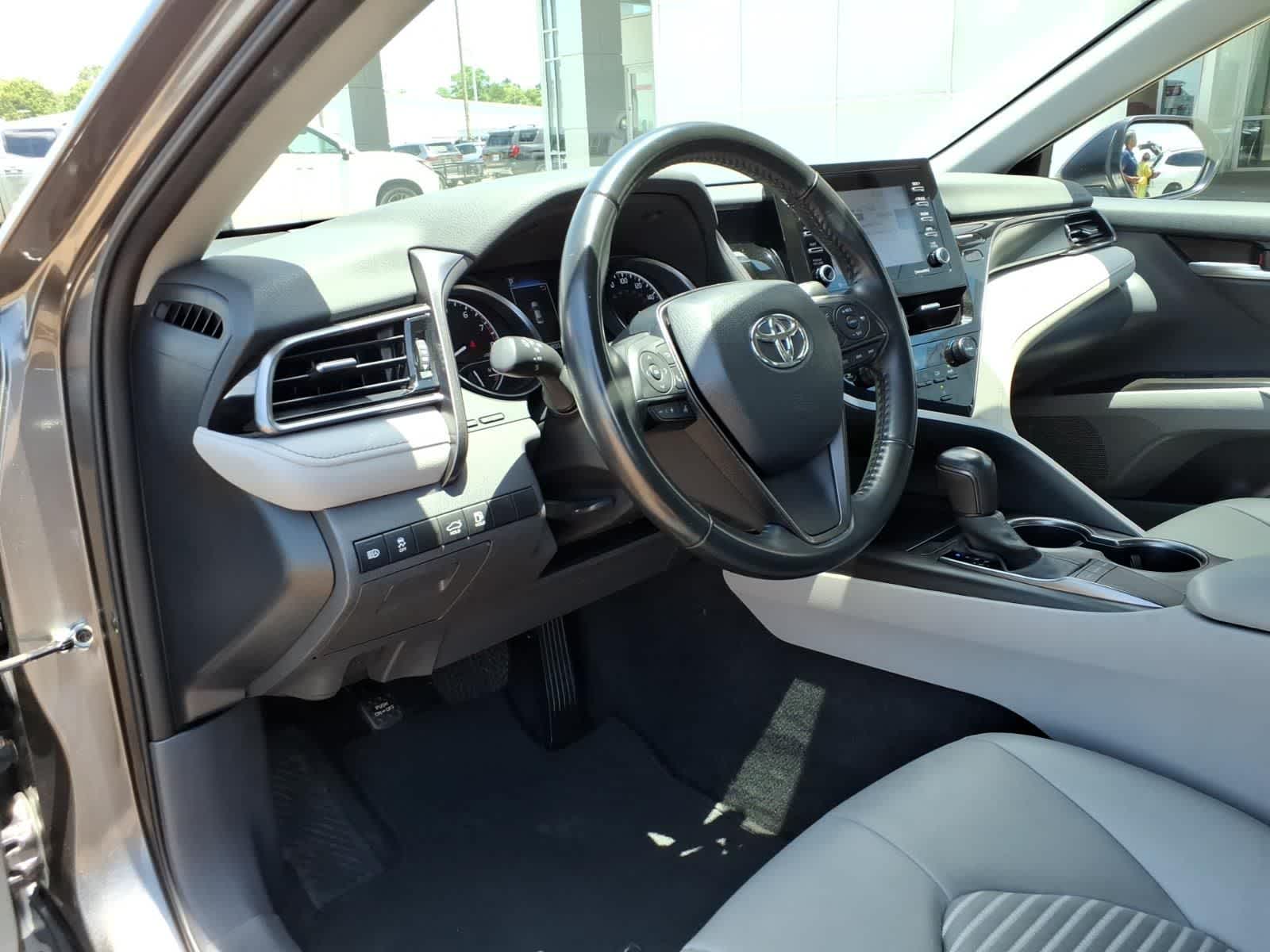 2024 Toyota Camry SE Auto
