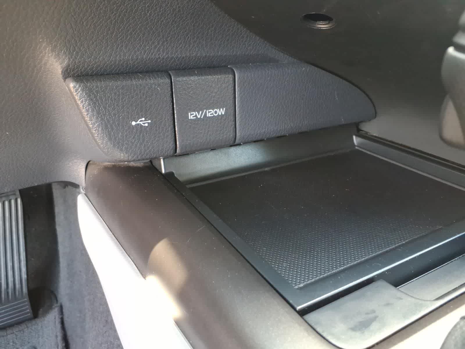2024 Toyota Camry SE Auto