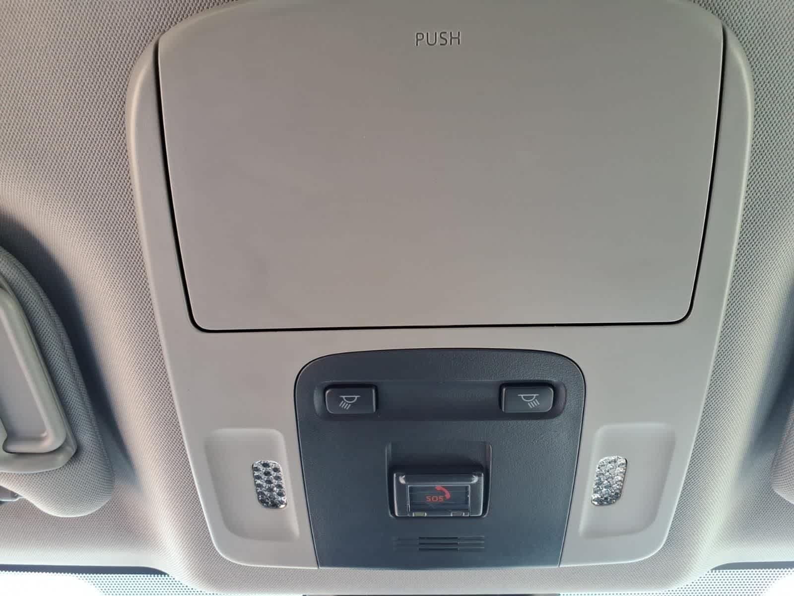 2024 Toyota Camry SE Auto