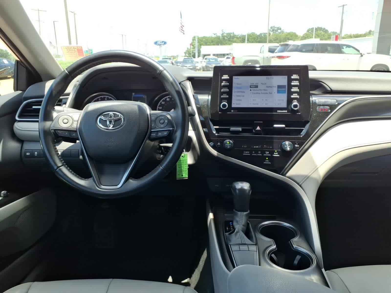 2024 Toyota Camry SE Auto