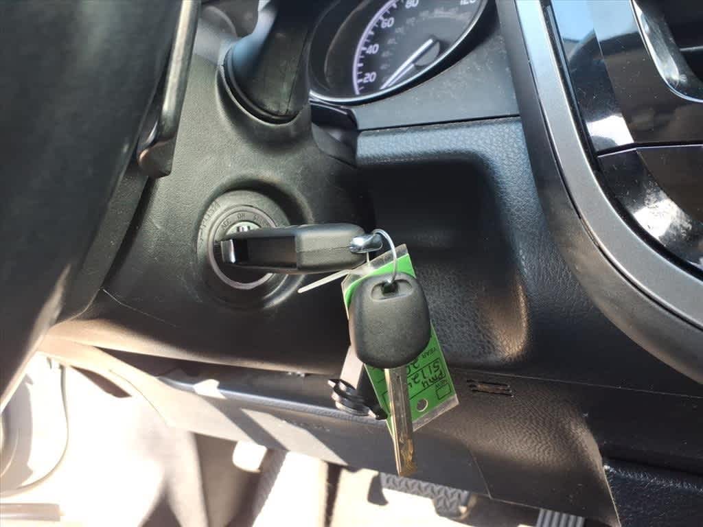 2021 Toyota Camry SE Auto