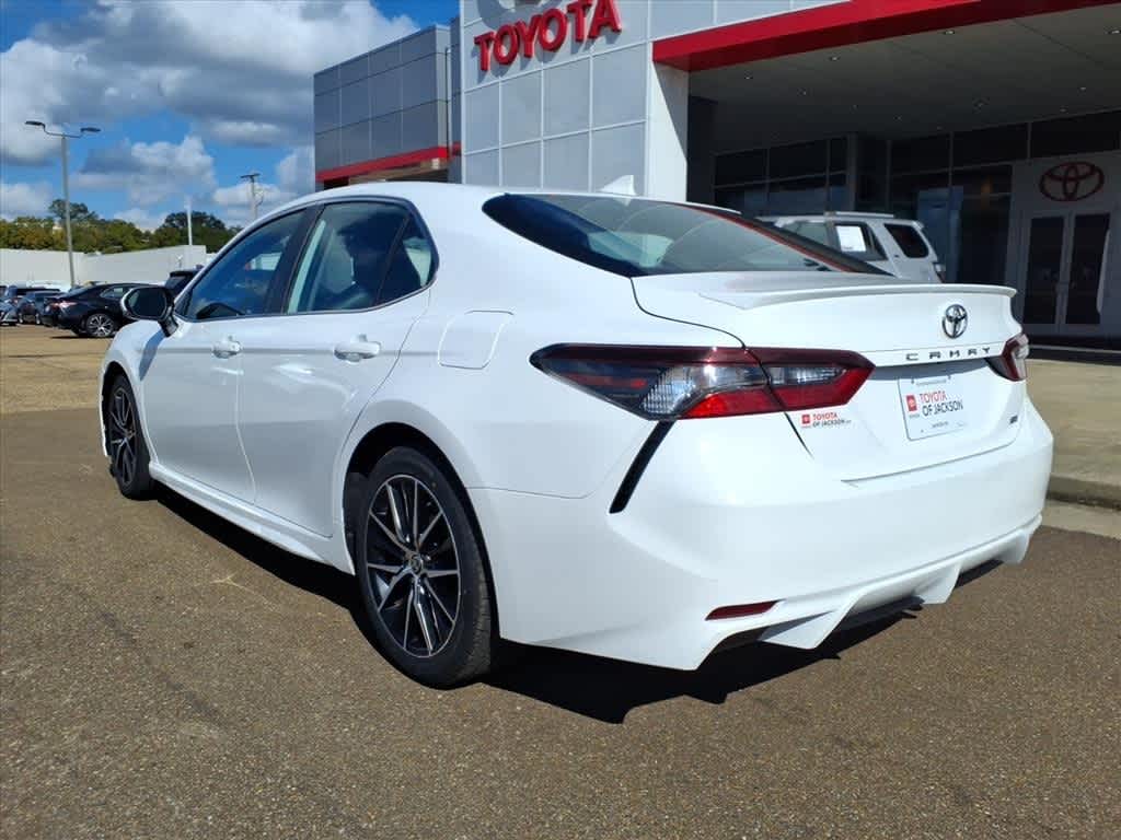 2021 Toyota Camry SE Auto