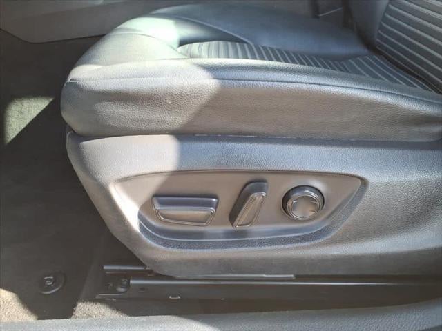 2021 Toyota Camry SE Auto