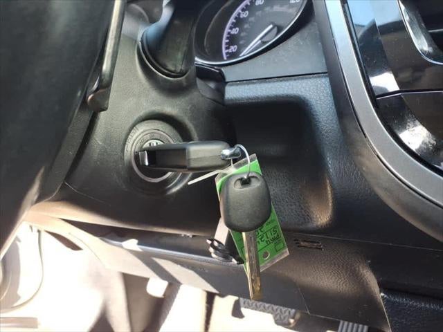 2021 Toyota Camry SE Auto