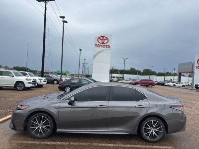 2024 Toyota Camry SE Auto