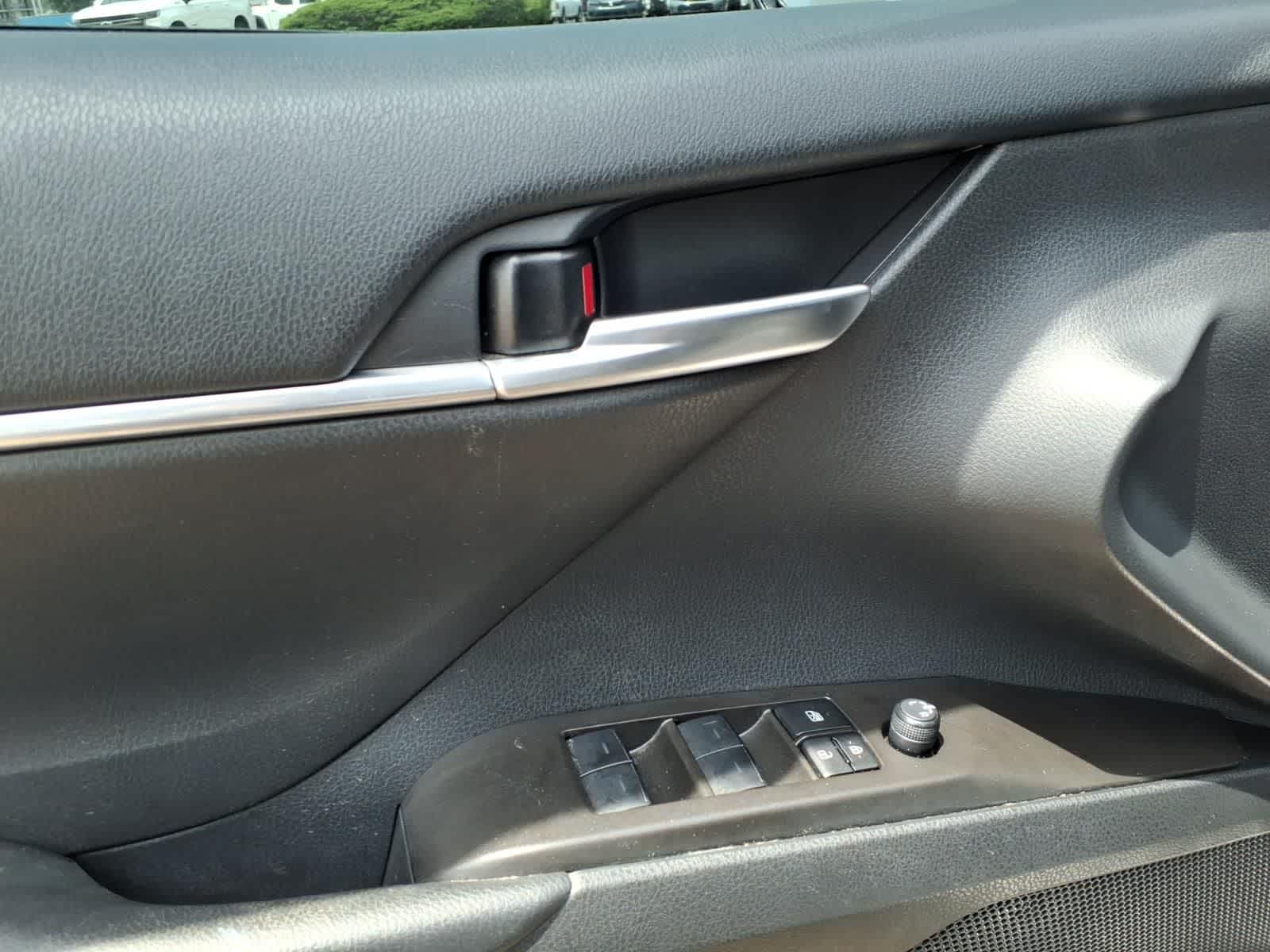 2024 Toyota Camry SE Auto