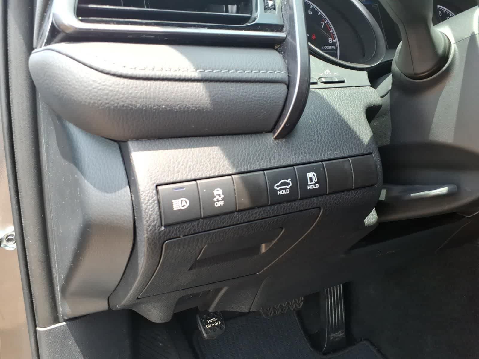 2024 Toyota Camry SE Auto
