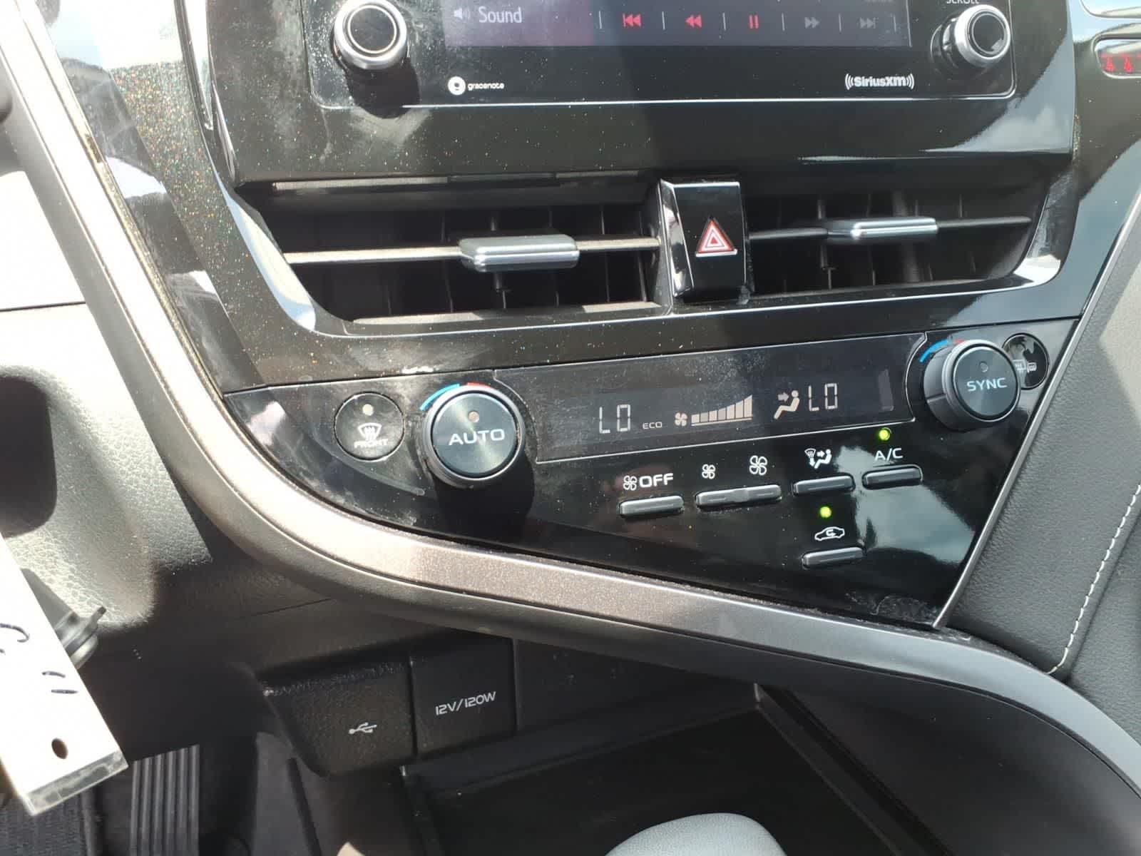 2024 Toyota Camry SE Auto