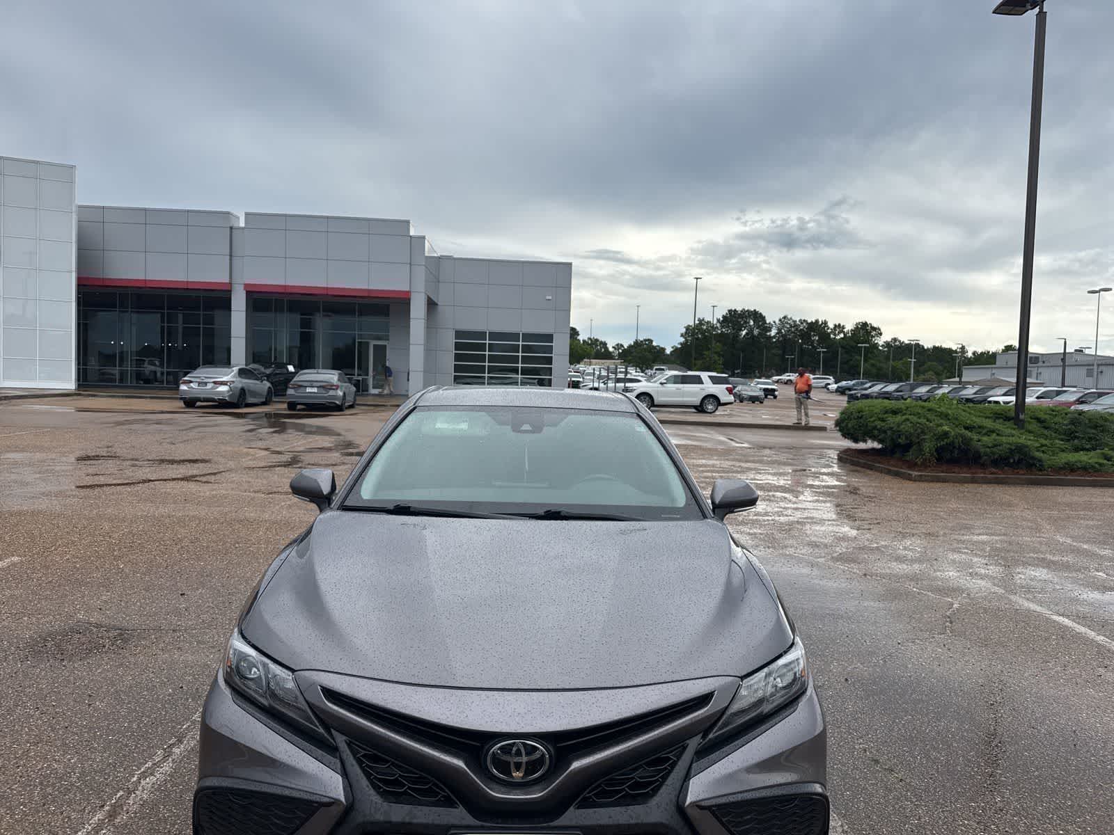 2024 Toyota Camry SE Auto