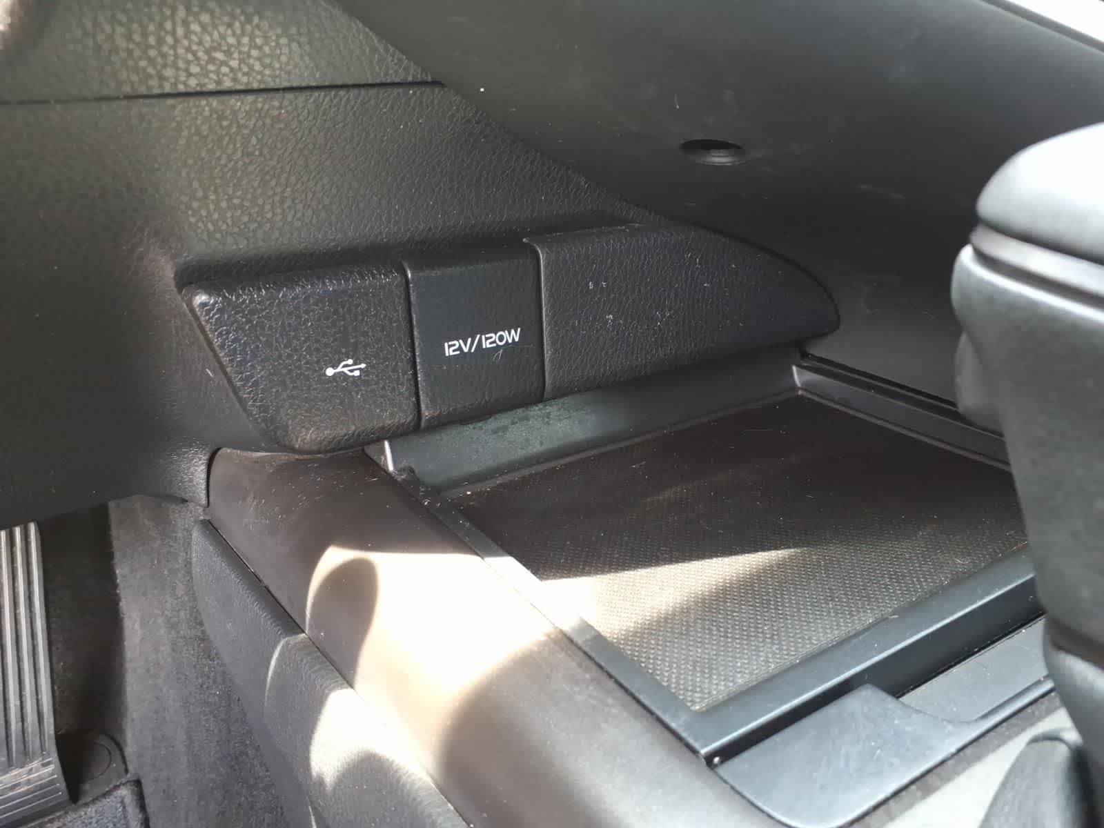 2024 Toyota Camry SE Auto