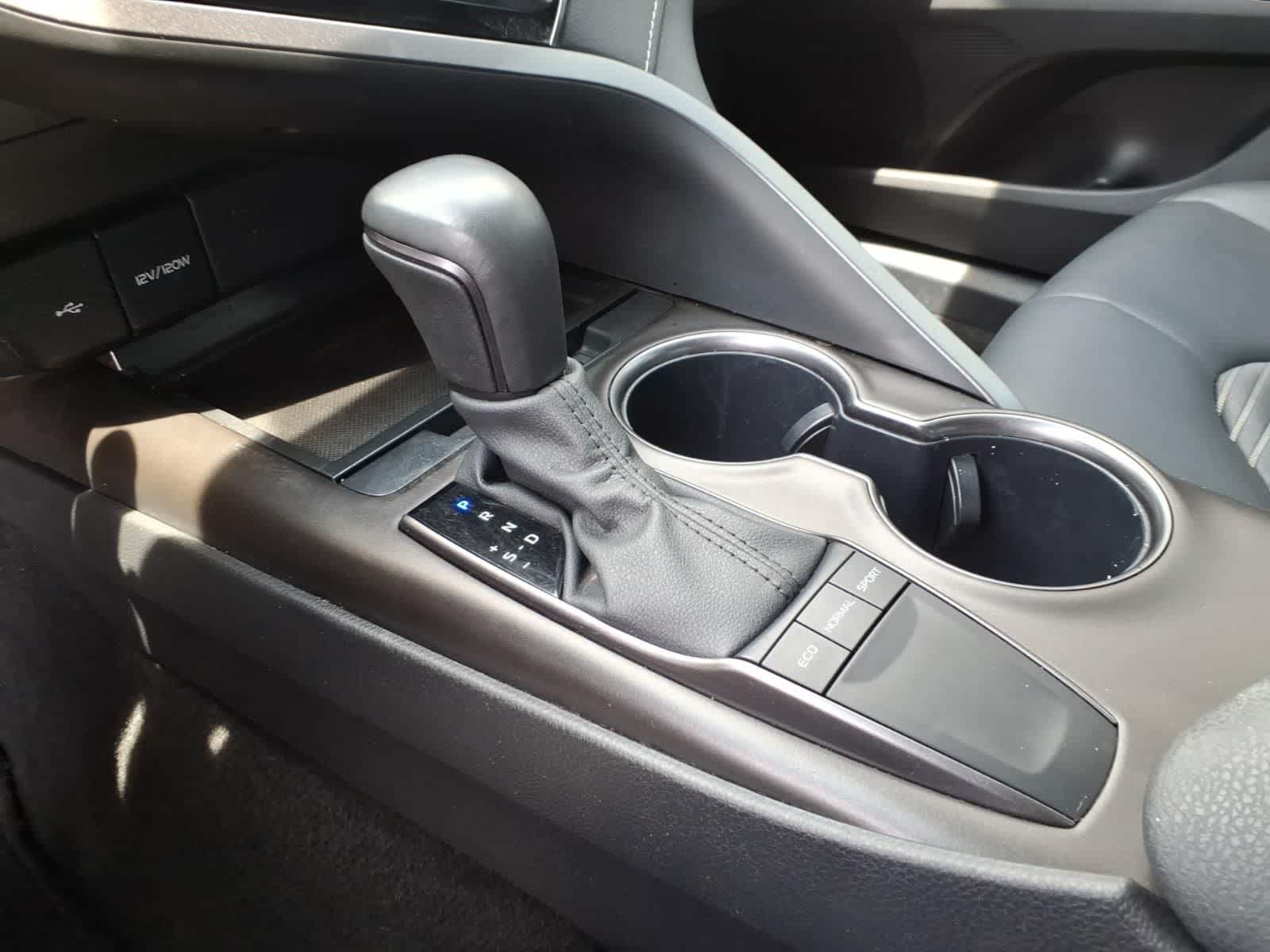 2024 Toyota Camry SE Auto