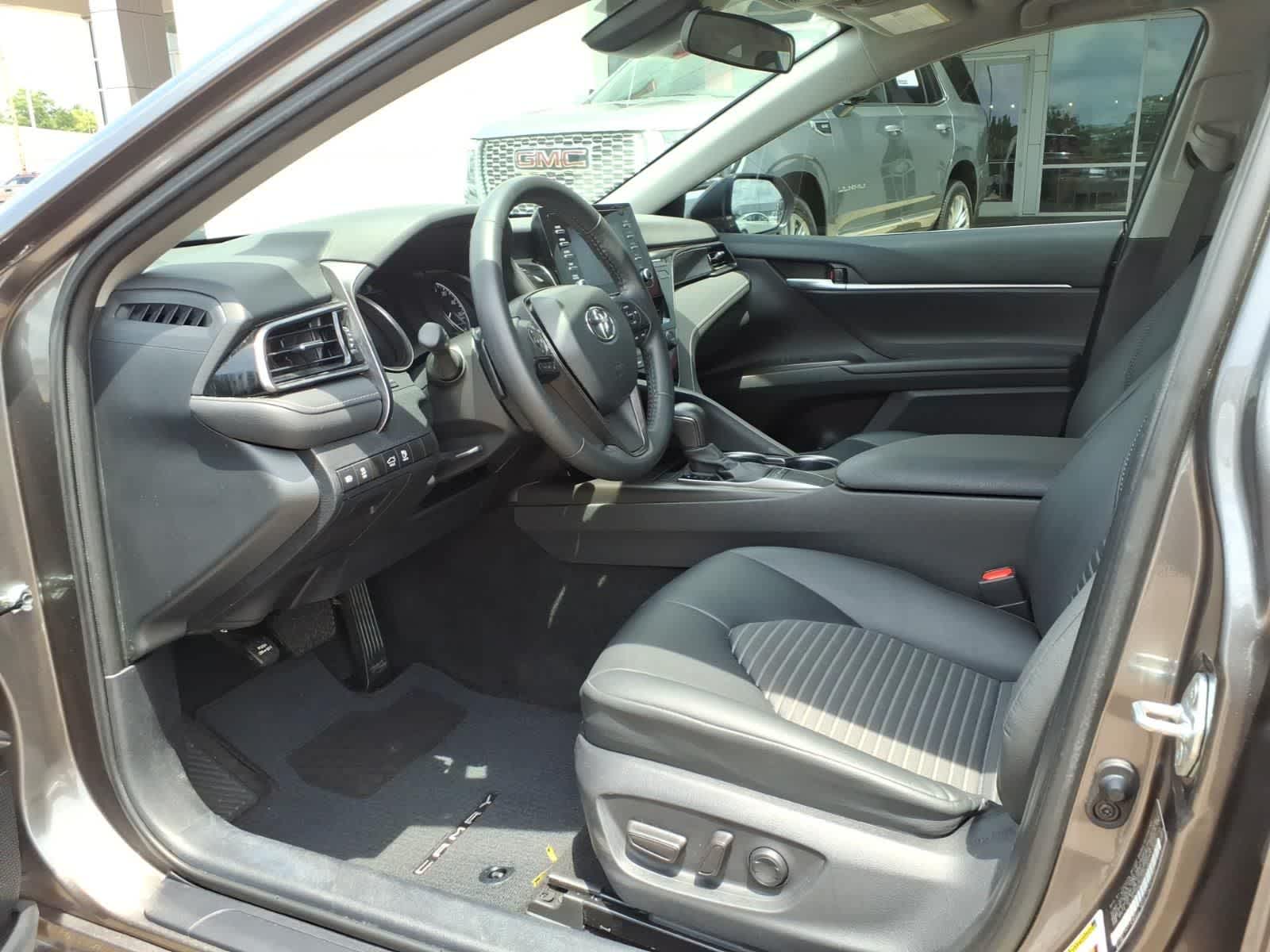 2024 Toyota Camry SE Auto