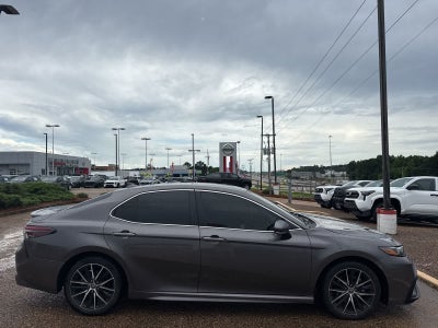 2024 Toyota Camry SE Auto