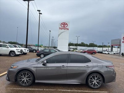 2024 Toyota Camry SE Auto