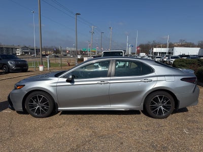 2023 Toyota Camry SE Auto