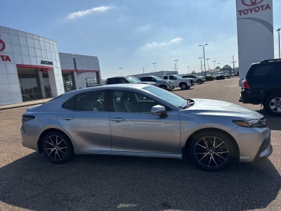 2023 Toyota Camry SE Auto