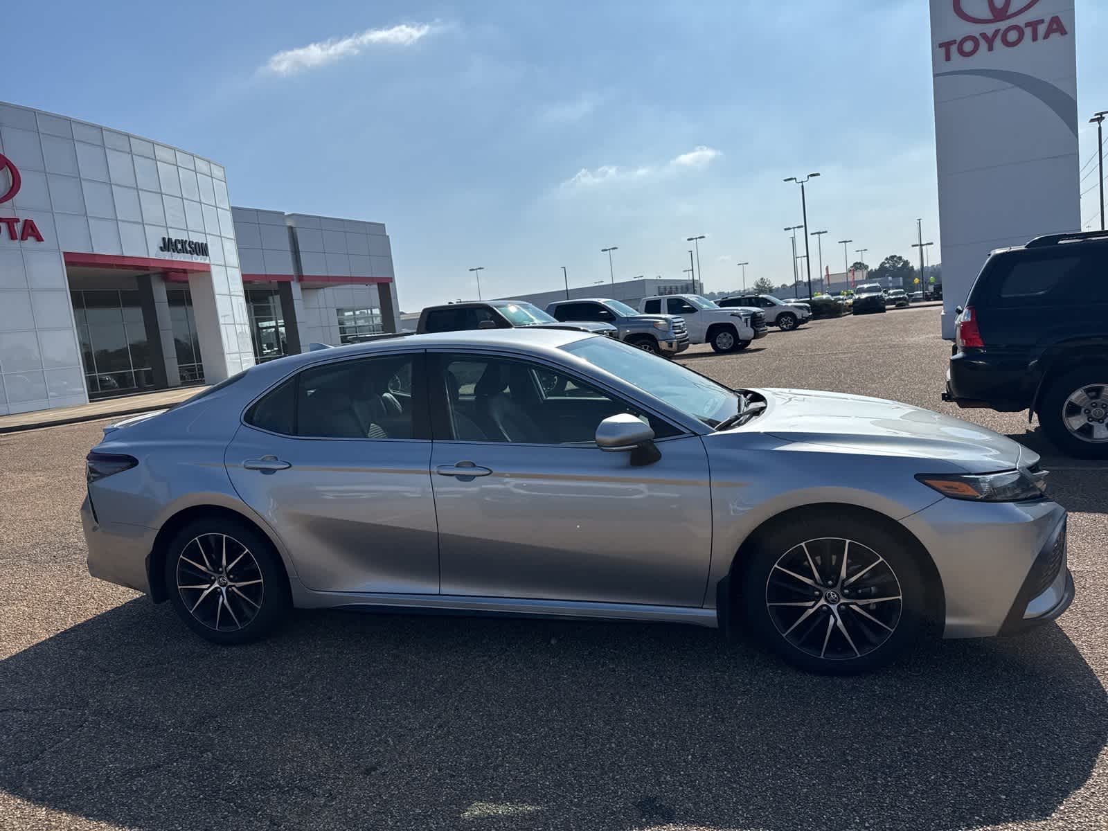 2023 Toyota Camry SE Auto