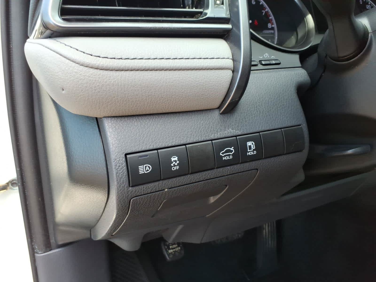 2022 Toyota Camry SE Auto