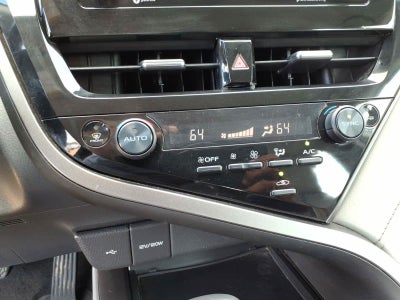 2022 Toyota Camry SE Auto