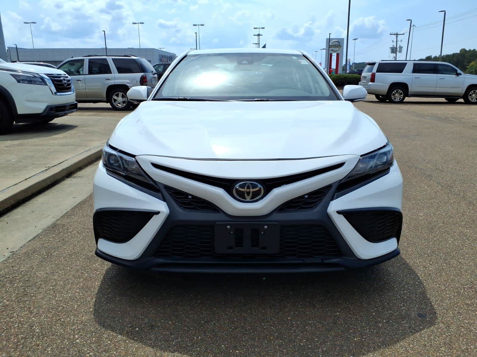 2022 Toyota Camry SE Auto