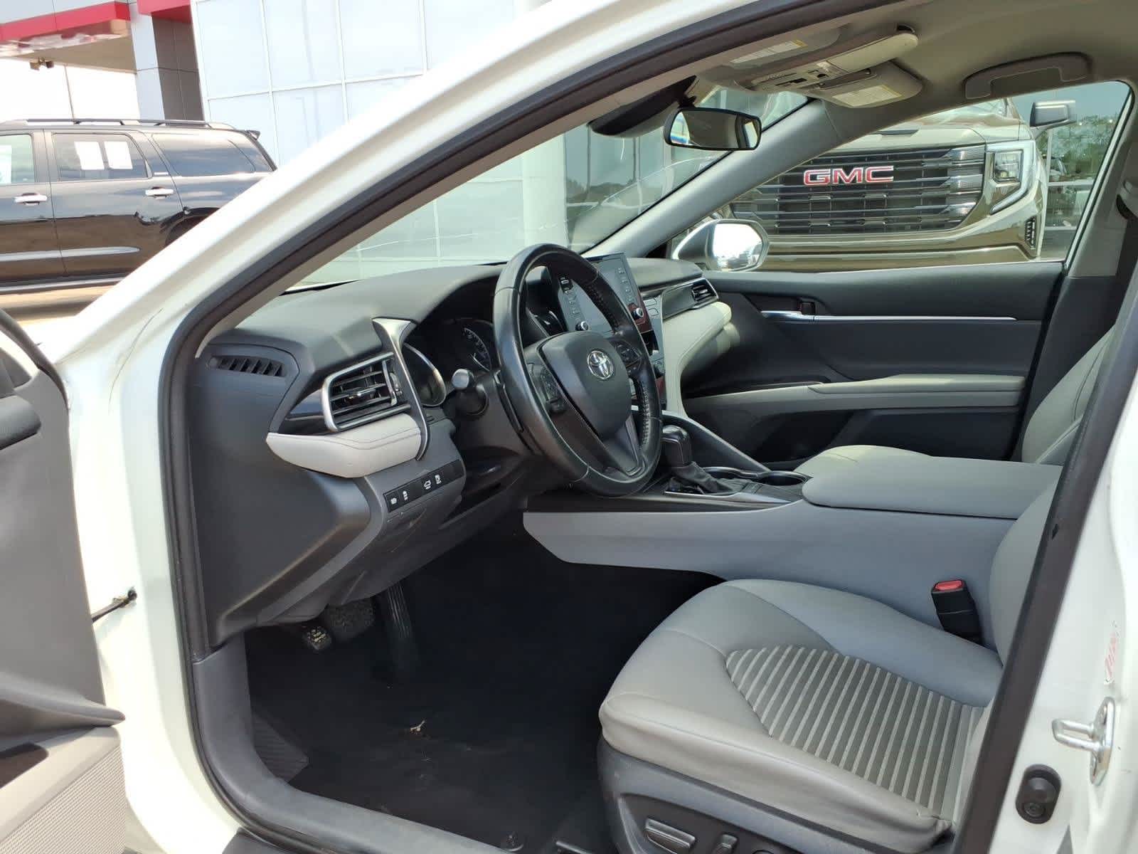 2022 Toyota Camry SE Auto