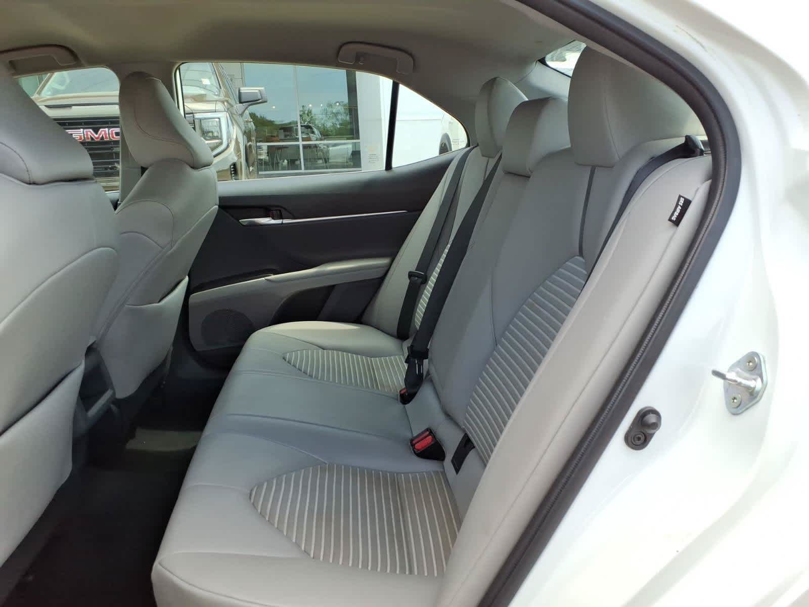 2022 Toyota Camry SE Auto