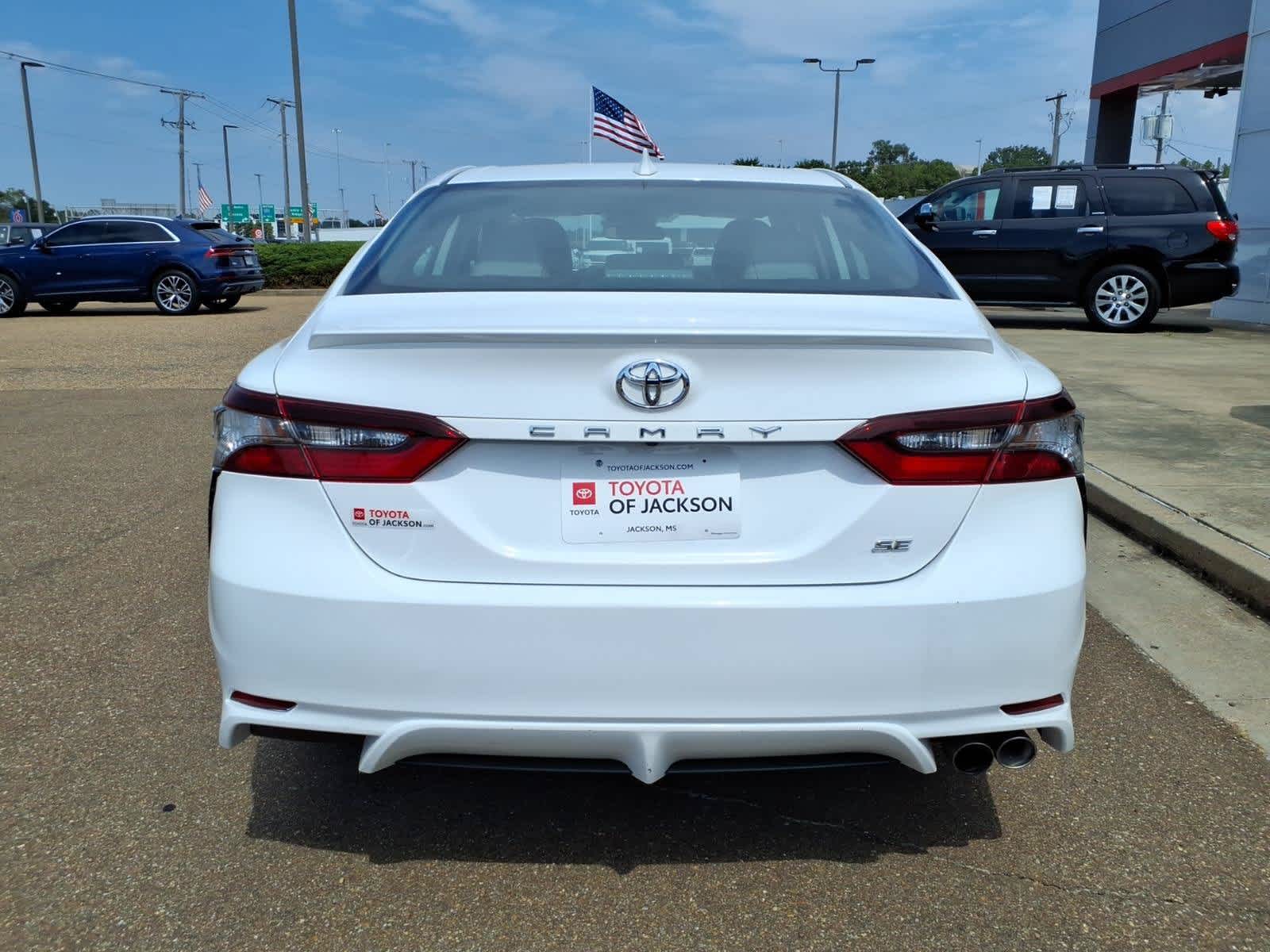 2022 Toyota Camry SE Auto