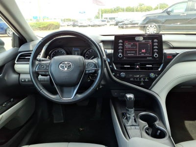 2022 Toyota Camry SE Auto