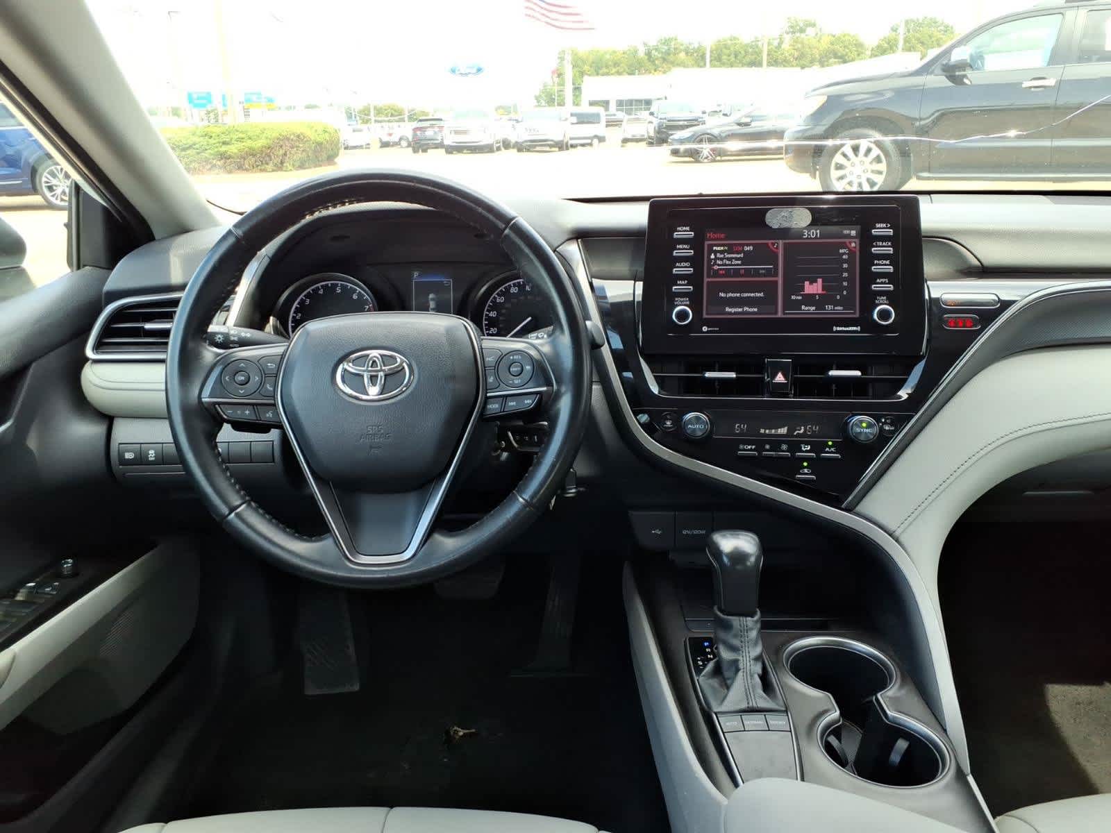2022 Toyota Camry SE Auto