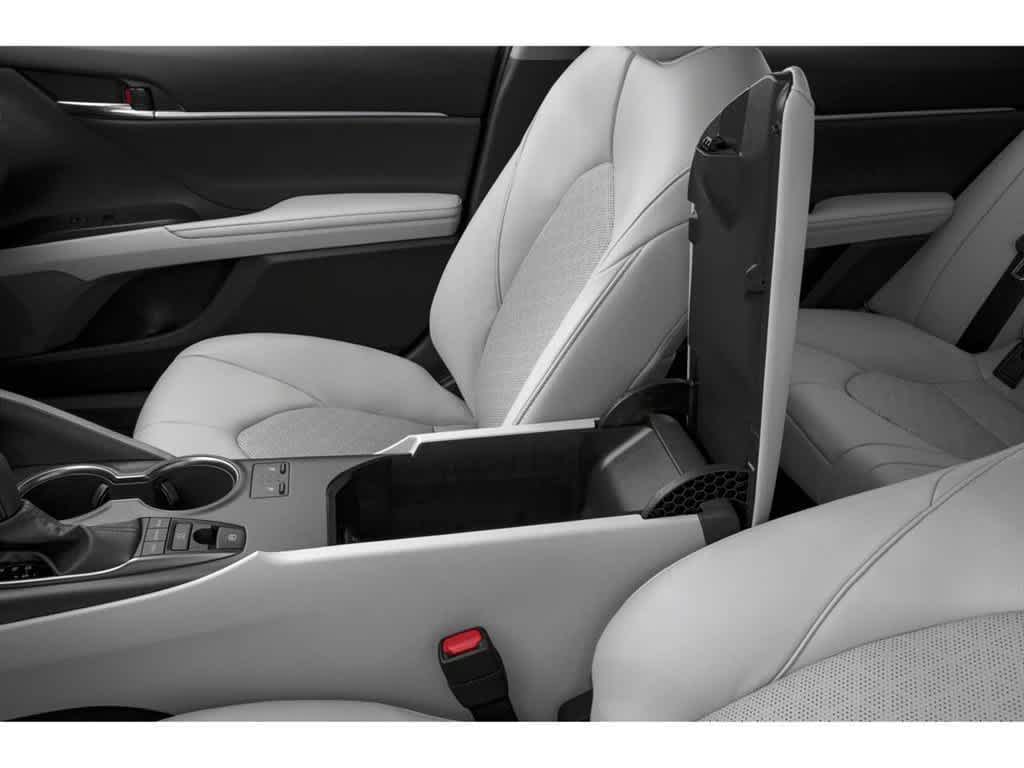 2023 Toyota Camry XSE Auto