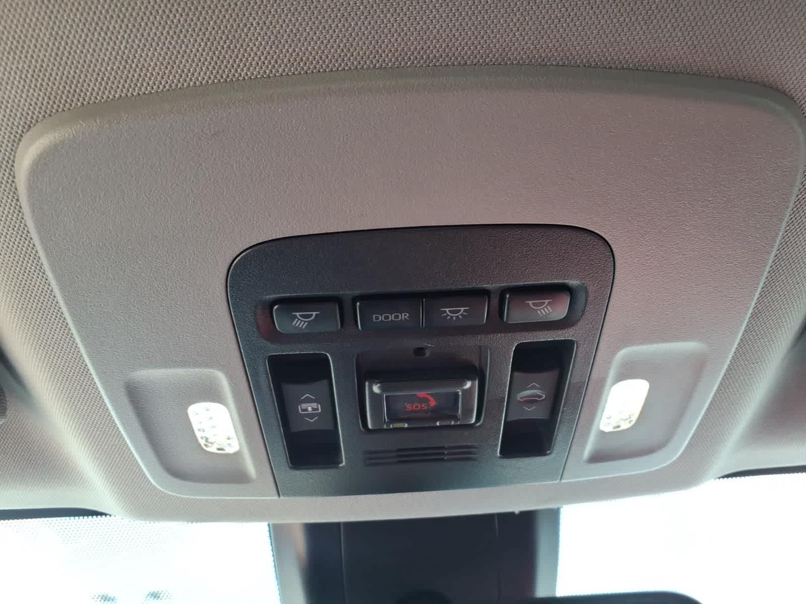 2023 Toyota Camry XSE Auto
