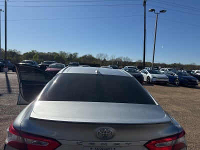 2020 Toyota Camry SE Auto