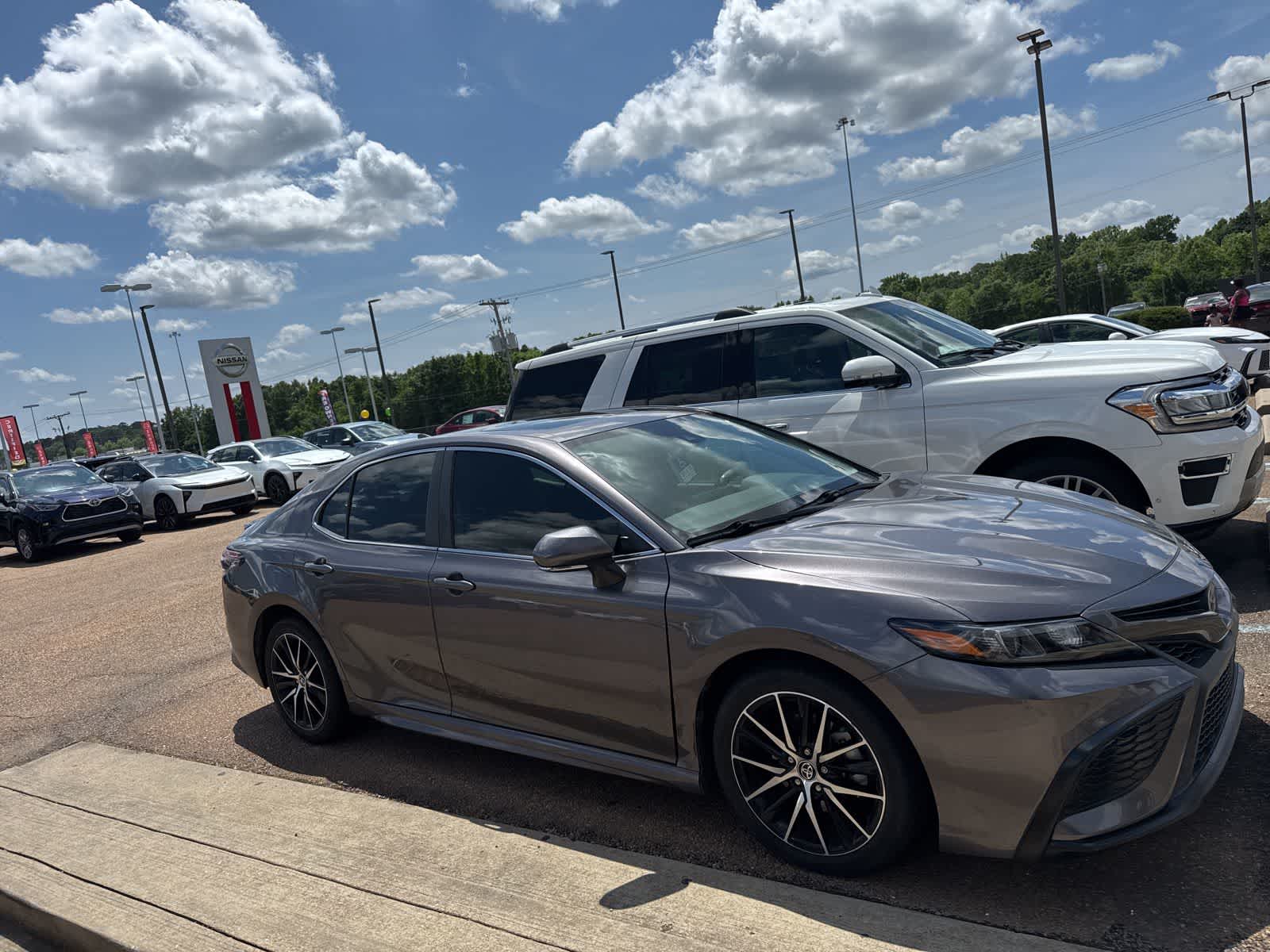 2023 Toyota Camry SE Auto