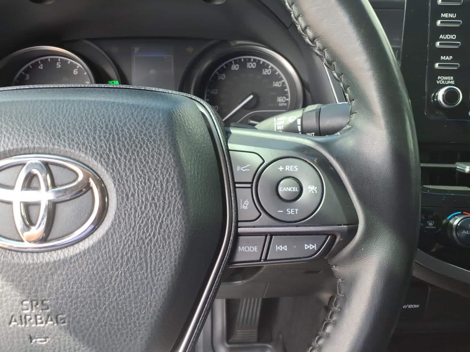 2022 Toyota Camry SE Auto