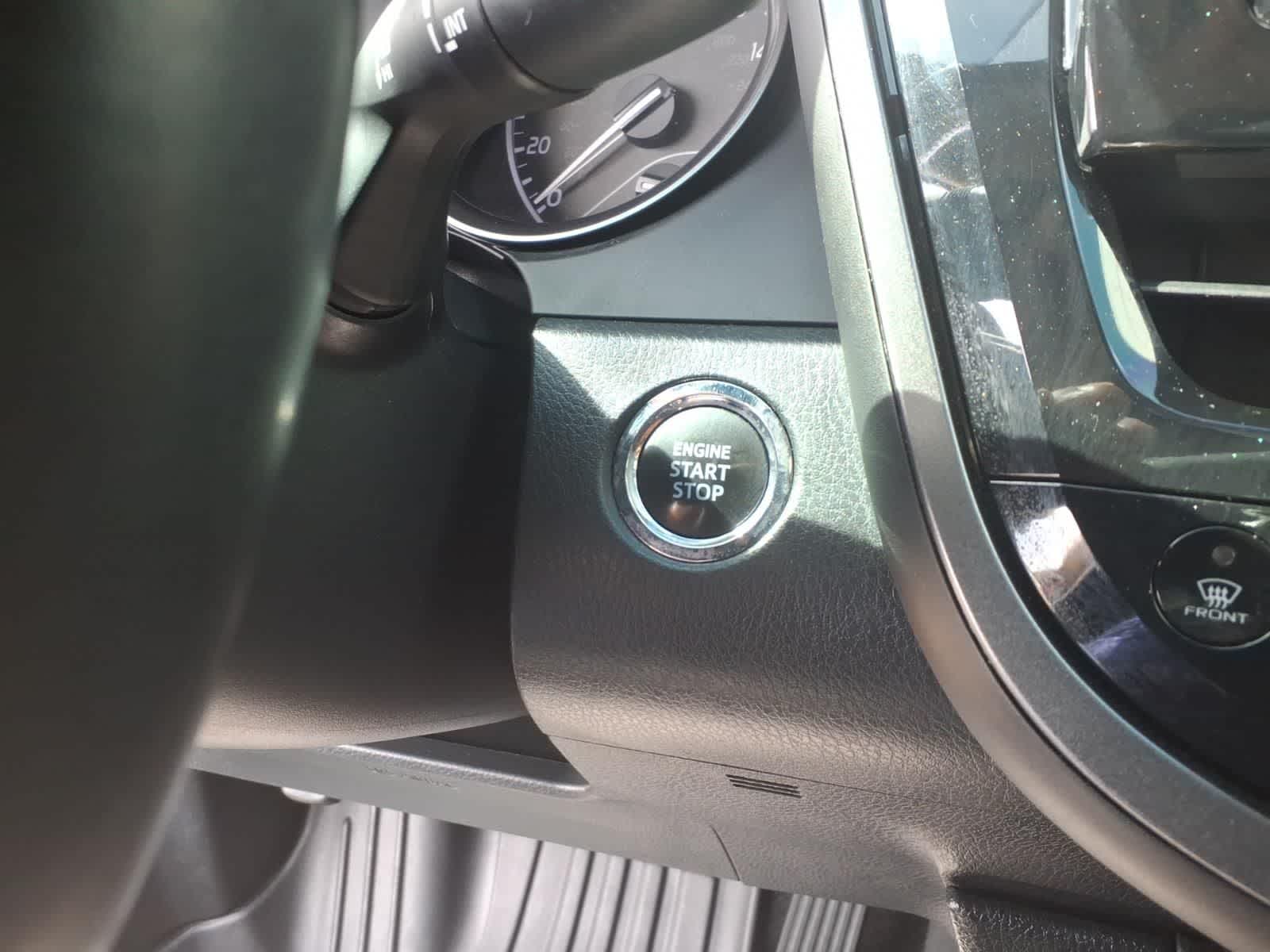 2022 Toyota Camry SE Auto