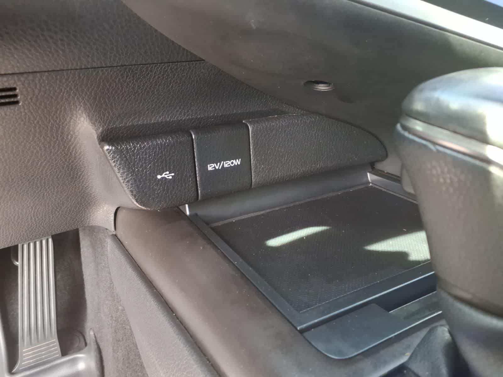 2022 Toyota Camry SE Auto