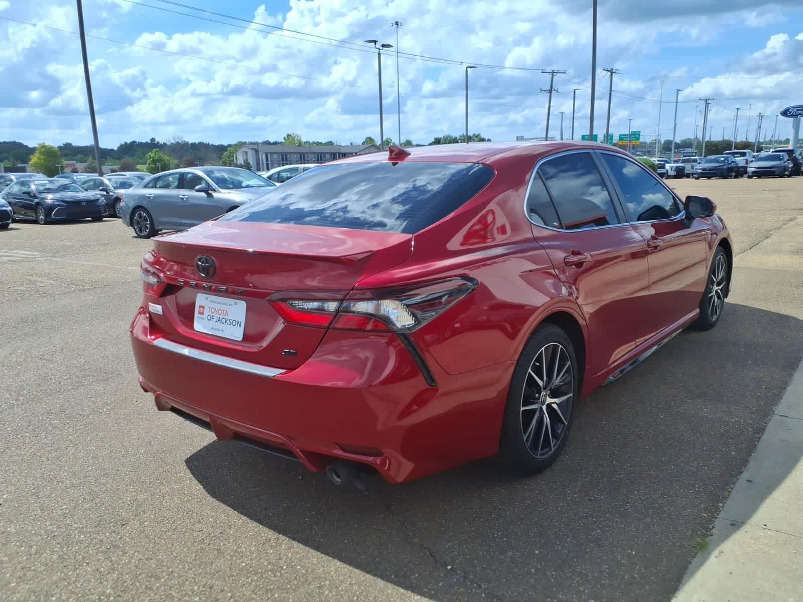 2022 Toyota Camry SE Auto