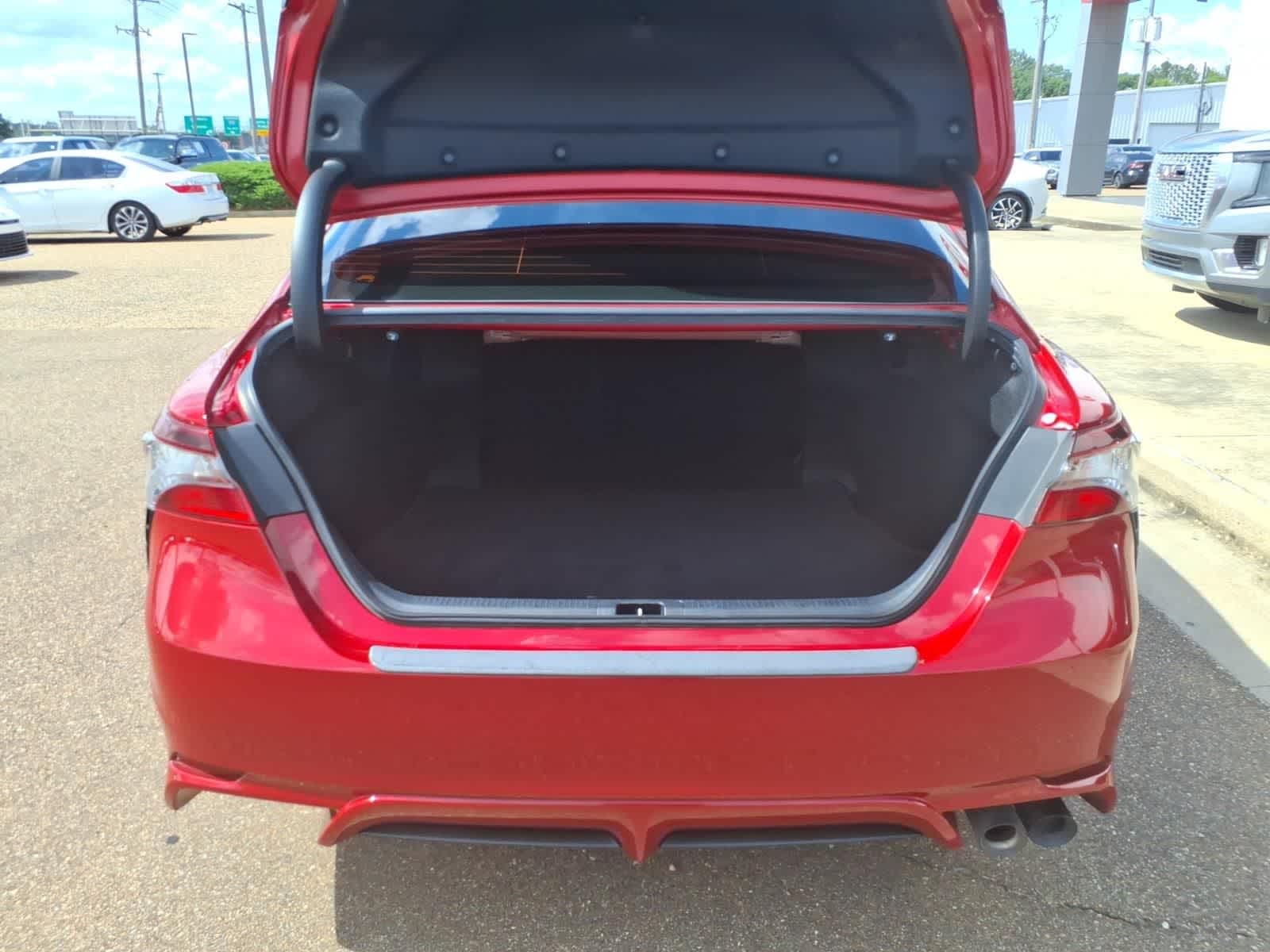 2022 Toyota Camry SE Auto