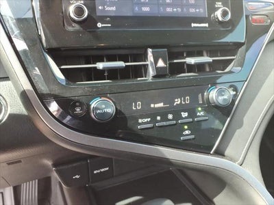 2022 Toyota Camry SE Auto