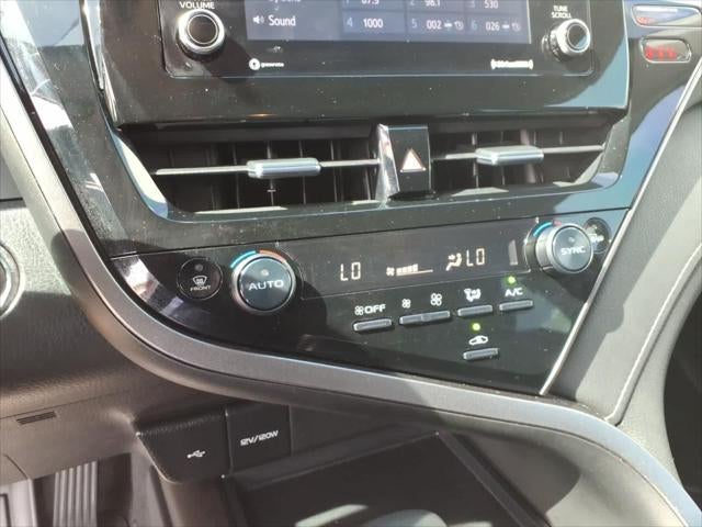 2022 Toyota Camry SE Auto