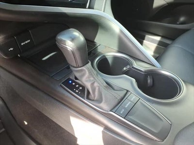 2022 Toyota Camry SE Auto