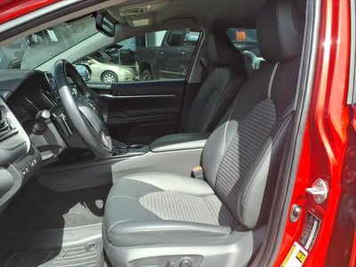 2022 Toyota Camry SE Auto