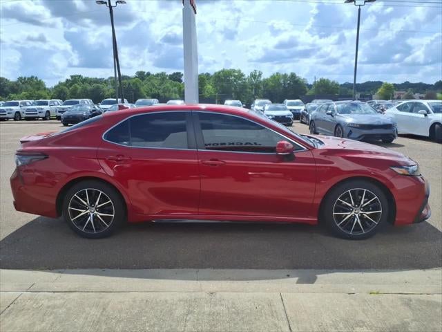 2022 Toyota Camry SE Auto