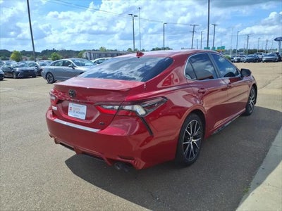2022 Toyota Camry SE Auto