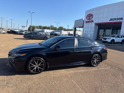 2024 Toyota Camry SE Auto