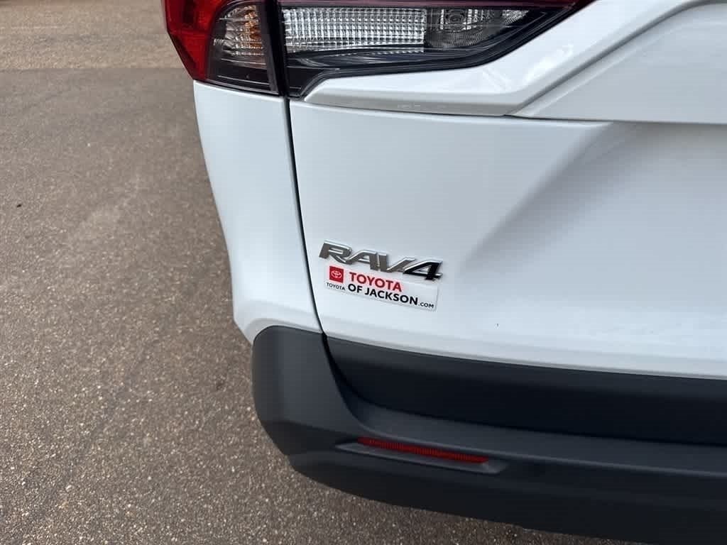 2025 Toyota RAV4 Hybrid XLE AWD