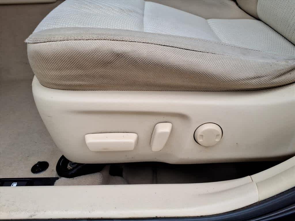 2015 Toyota Camry 4dr Sdn I4 Auto LE