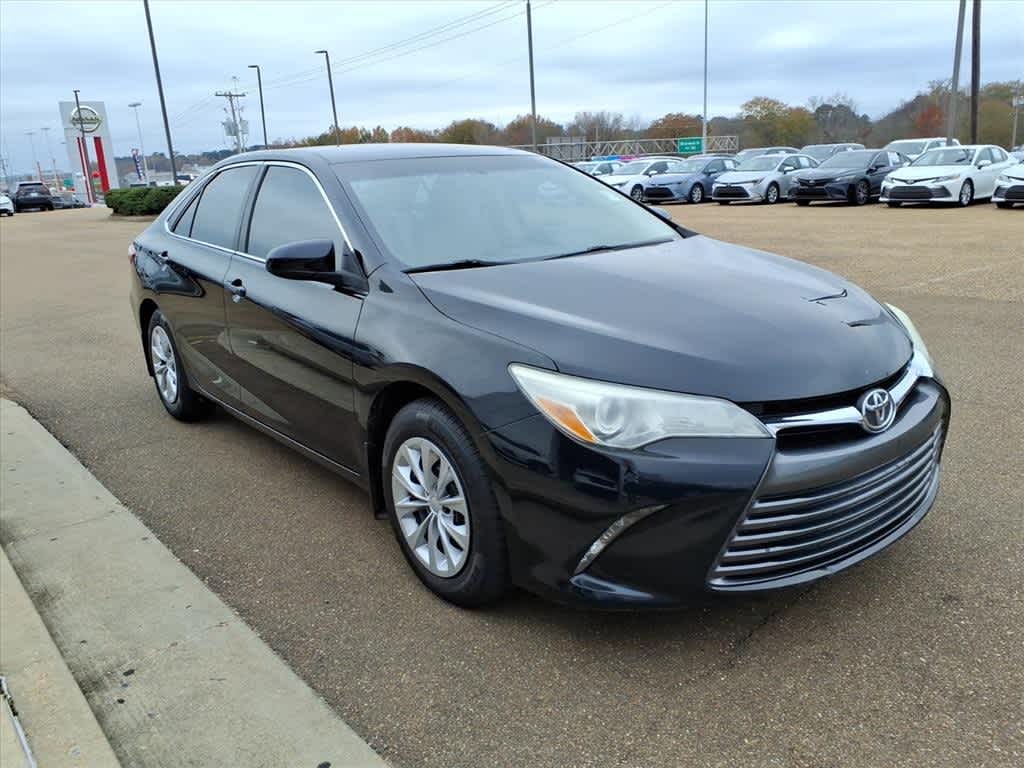 2015 Toyota Camry 4dr Sdn I4 Auto LE