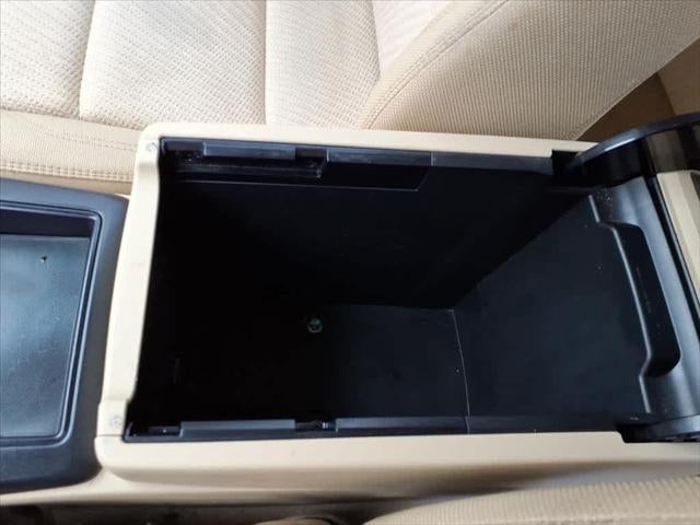 2015 Toyota Camry 4dr Sdn I4 Auto LE