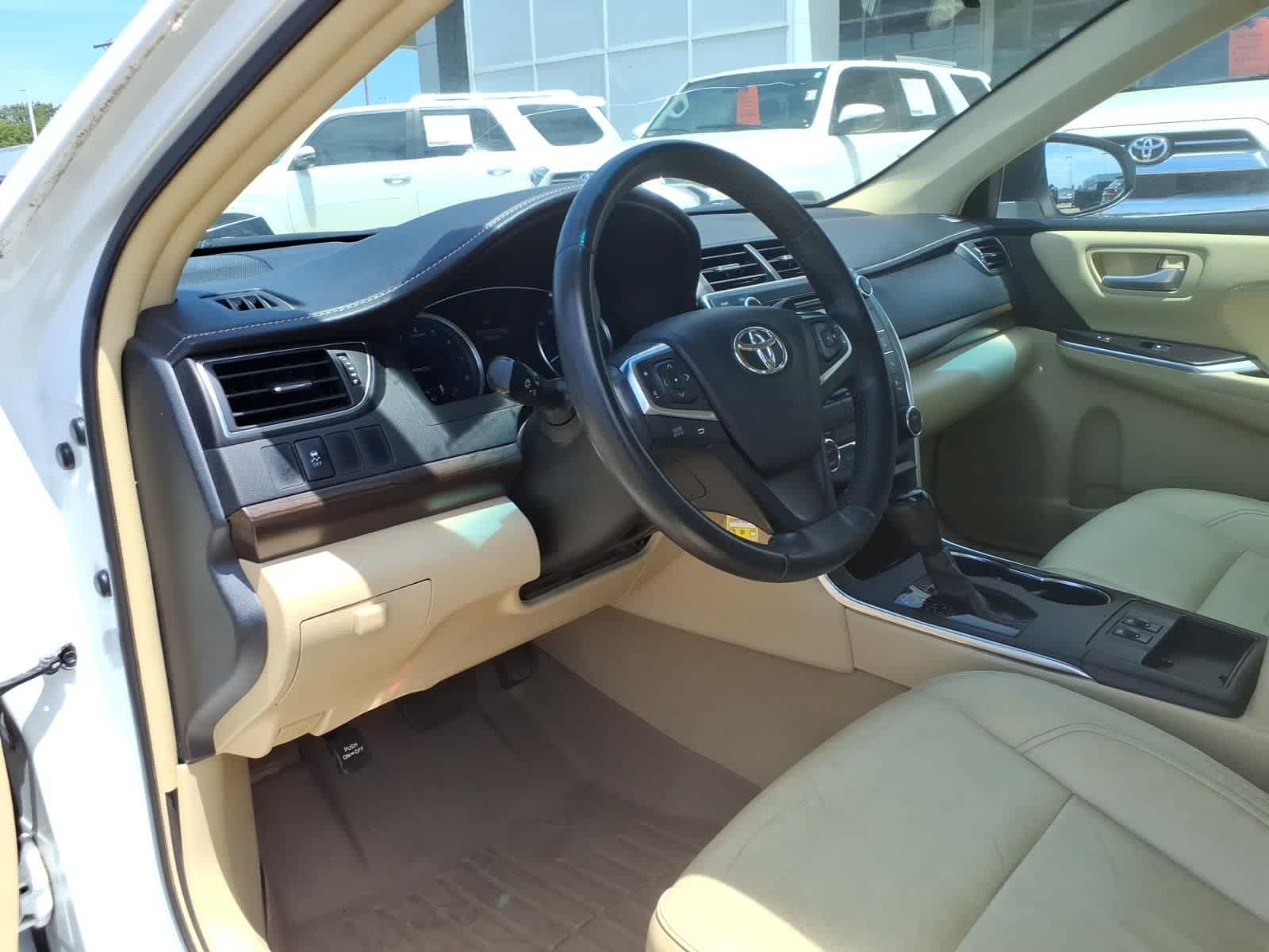 2016 Toyota Camry 4dr Sdn I4 Auto XLE